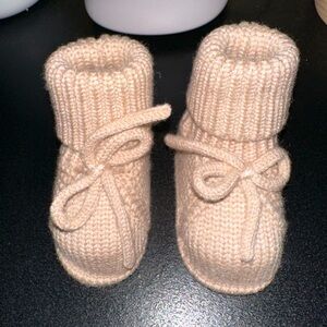 Beige Knit Baby Boots with Ties Size Newborn NEVER WORN